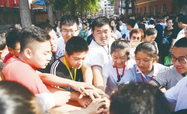 初二辍学可以读技校吗学费贵吗