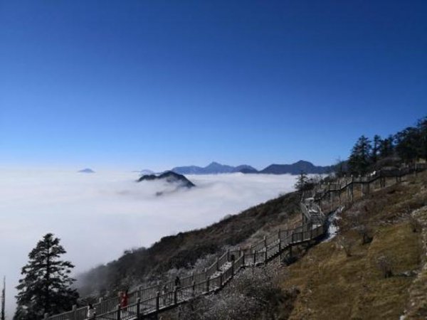 西岭雪山在哪里属于哪个省