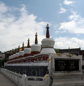 青海旅游四大特色景点介绍 探秘青海：揭秘四大独特旅游胜地