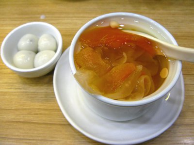 丰胸美食：木瓜银耳汤的做法 木瓜银耳汤：丰胸美食的制作方法