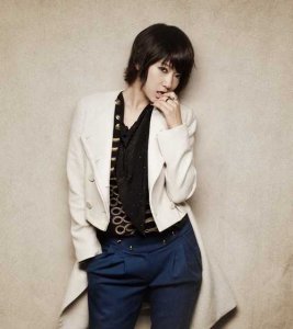 韩国女明星倾情演绎时尚短发发型图片