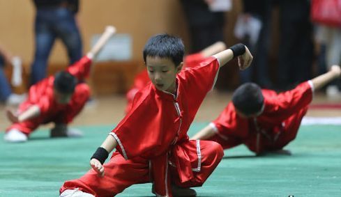 学武术的最佳年龄是几岁？学武木和读书一起吗？