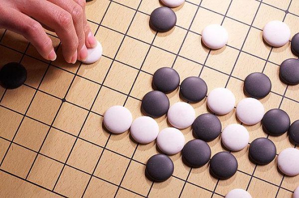 一般五子棋有多少个黑白棋