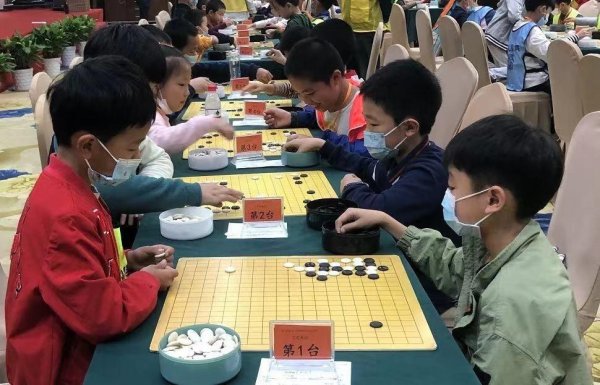 围棋业余5段什么水平，可以做老师吗