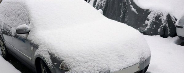 下雪路面结冰怎么开车