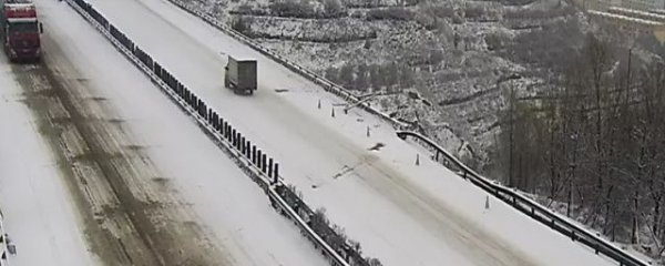 雨夹雪路面会结冰么