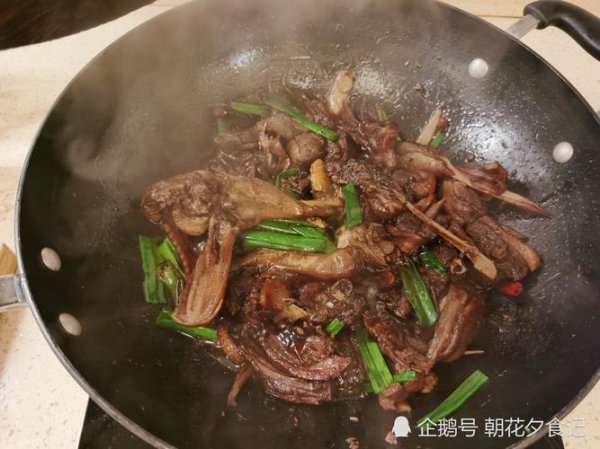 煮鸭子是冷水下锅还是热水下锅