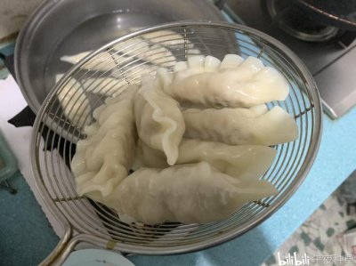 饺子要冷水下锅还是热水 饺子应该冷水下锅还是热水