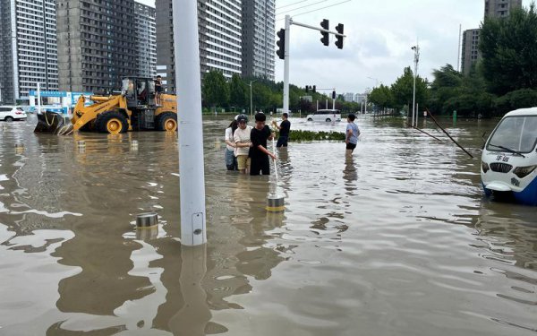 特大暴雨属于不可抗力吗？