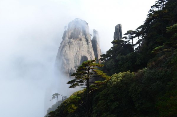 庐山是五岳之一吗