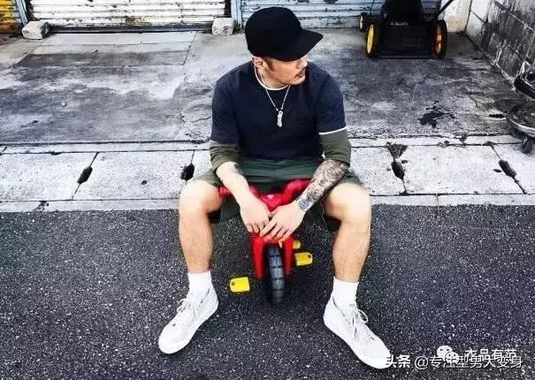 男士皮肤黑怎么穿搭