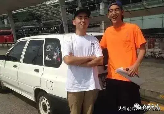 男士皮肤黑怎么穿搭