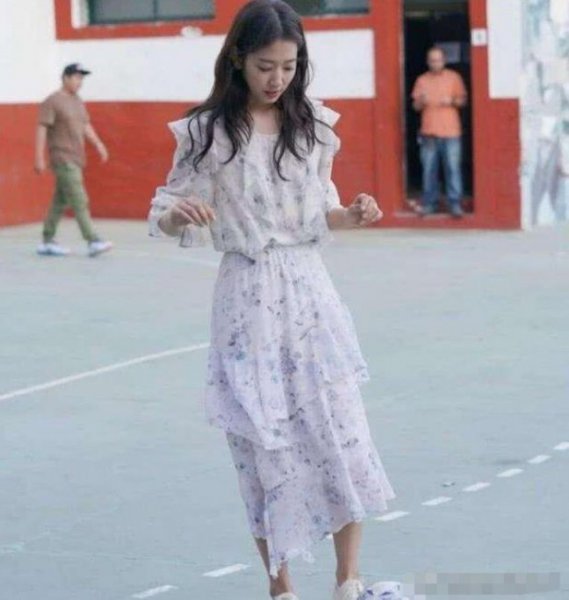 腿粗女生穿衣服注意什么？