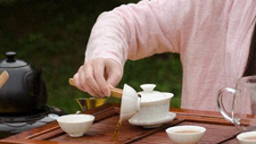 黑茶是什么茶叶制作的