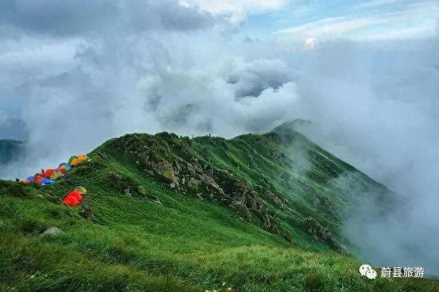 华北屋脊是指哪个山峰