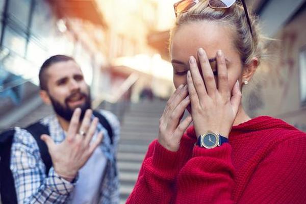 女人分手后朋友圈分析