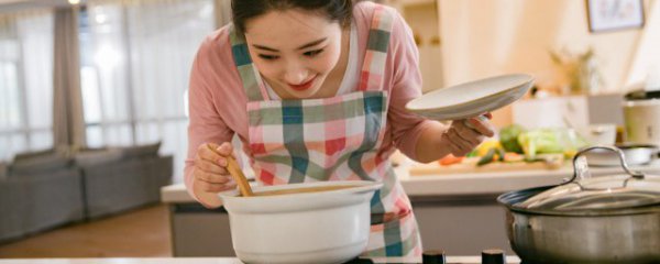 黄芪炖鸡的功效与作用及食用方法