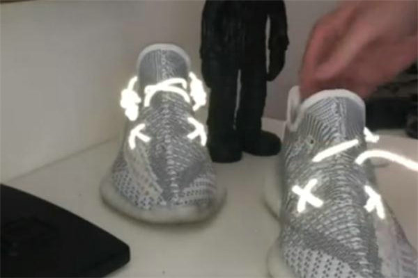 yeezy鞋带系法是怎么样的