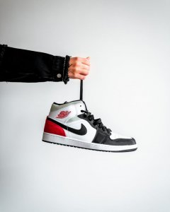 aj1需不需要买大半码 女生aj1尺码要买大半码吗