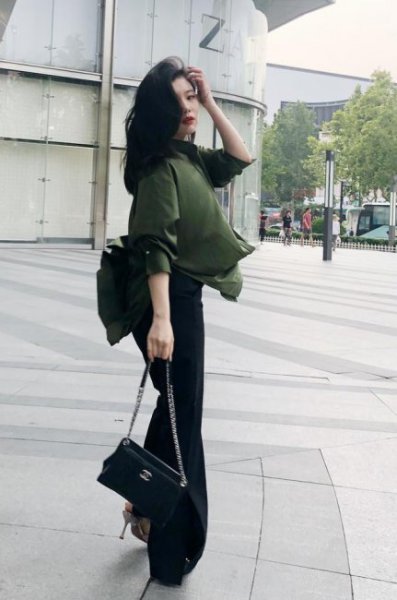 什么样的穿搭有女人味？